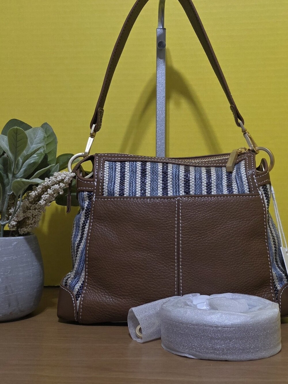 Hammitt MD Bryant Woven Shoulder Bag - Picture 4 of 12